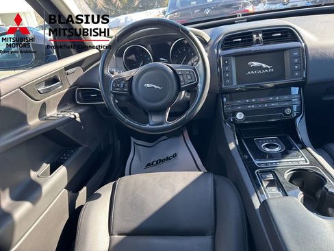 Used 2017 Jaguar XE Premium RWD image 16