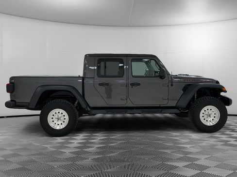 Used 2022 Jeep Gladiator Rubicon w/ LED Lighting Group AWD/4WD image 6