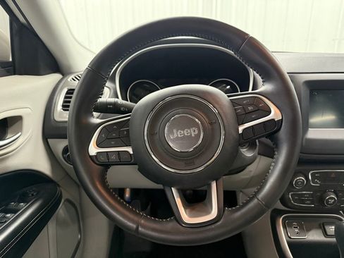 Used 2018 Jeep Compass Latitude w/ Popular Equipment Group FWD image 14