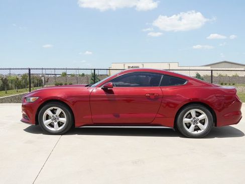 Used 2016 Ford Mustang Coupe RWD image 6