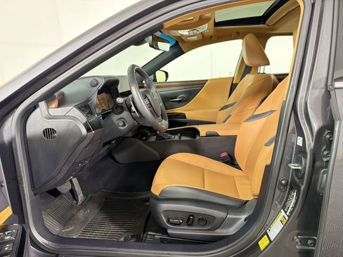 Used 2024 Lexus ES 350 w/ Premium Package image 5
