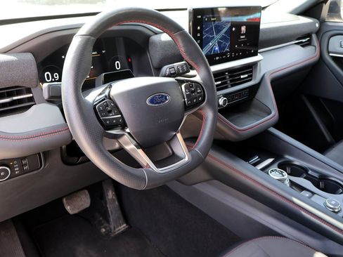 Used 2025 Ford Explorer ST-Line image 24