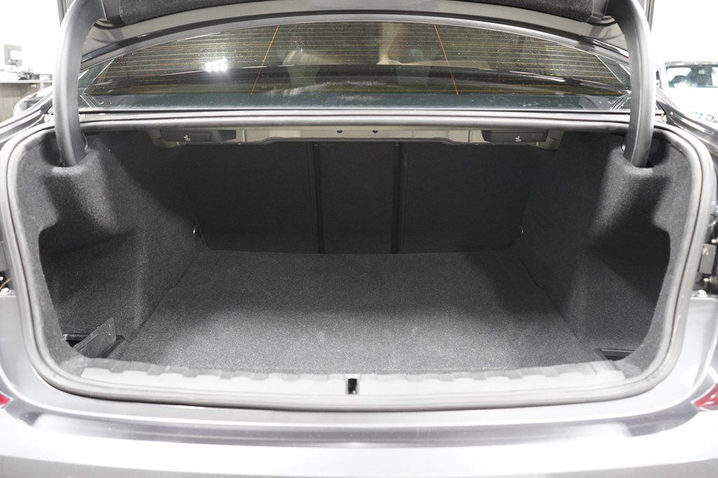 Used 2020 BMW M340i RWD image 23