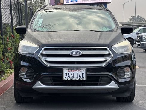 Certified 2018 Ford Escape SE image 11