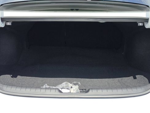 New 2026 Hyundai Elantra Limited FWD image 15