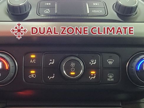 Used 2023 GMC Acadia SLT AWD/4WD image 24