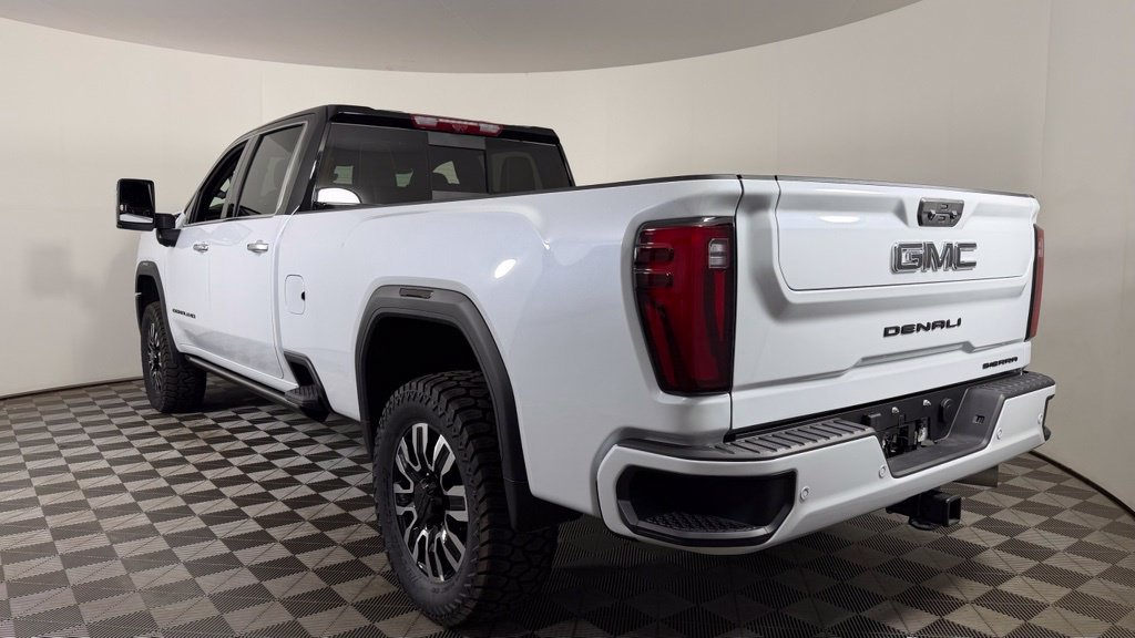 Used 2026 GMC Sierra 2500 Denali Ultimate w/ LPO, Black Badging Package AWD/4WD image 6