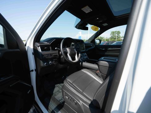 Used 2023 GMC Yukon Denali w/ Max Trailering Package AWD/4WD image 8