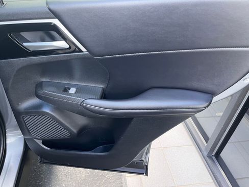 Used 2024 Mitsubishi Outlander SE image 28