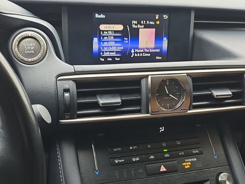 Used 2018 Lexus IS 300 image 17