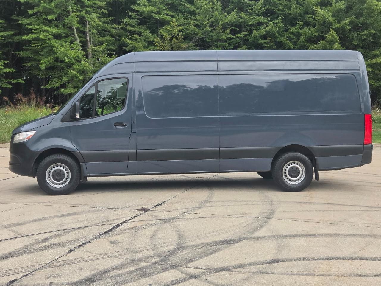 Used 2019 Mercedes-Benz Sprinter 170 image 2