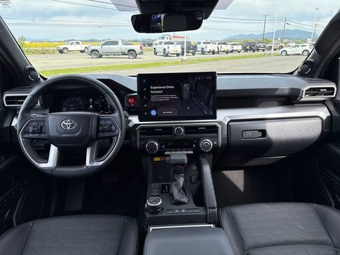 Used 2025 Toyota 4Runner TRD Off-Road Premium AWD/4WD image 22