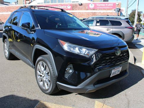 Used 2019 Toyota RAV4 XLE Premium w/ Cold Weather Package AWD/4WD image 1