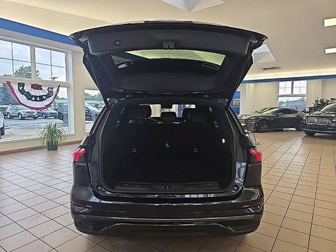 Used 2024 Lincoln Nautilus Reserve w/ Equipment Group 202A AWD/4WD image 37