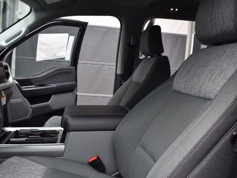 New 2025 Ford F350 XLT w/ Black Appearance Package image 19