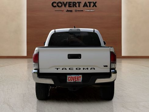 Used 2020 Toyota Tacoma TRD Off-Road AWD/4WD image 4