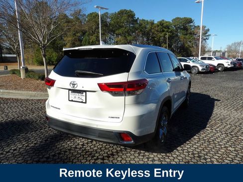 Used 2019 Toyota Highlander Limited Platinum image 6