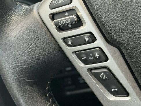 Used 2018 Nissan Titan PRO-4X w/ Pro-4x Convenience Package AWD/4WD image 16