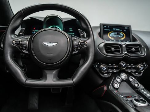 Used 2023 Aston Martin V8 Vantage Roadster RWD image 26
