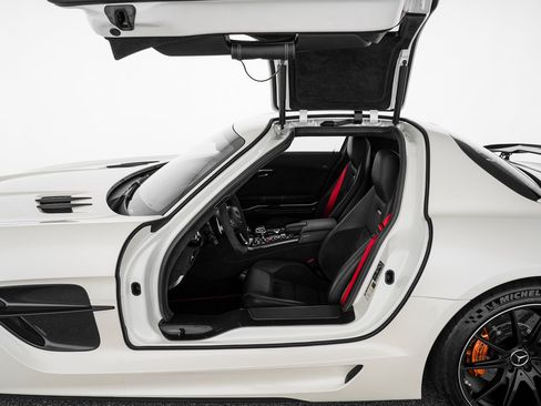 Used 2014 Mercedes-Benz SLS AMG Black Series image 13