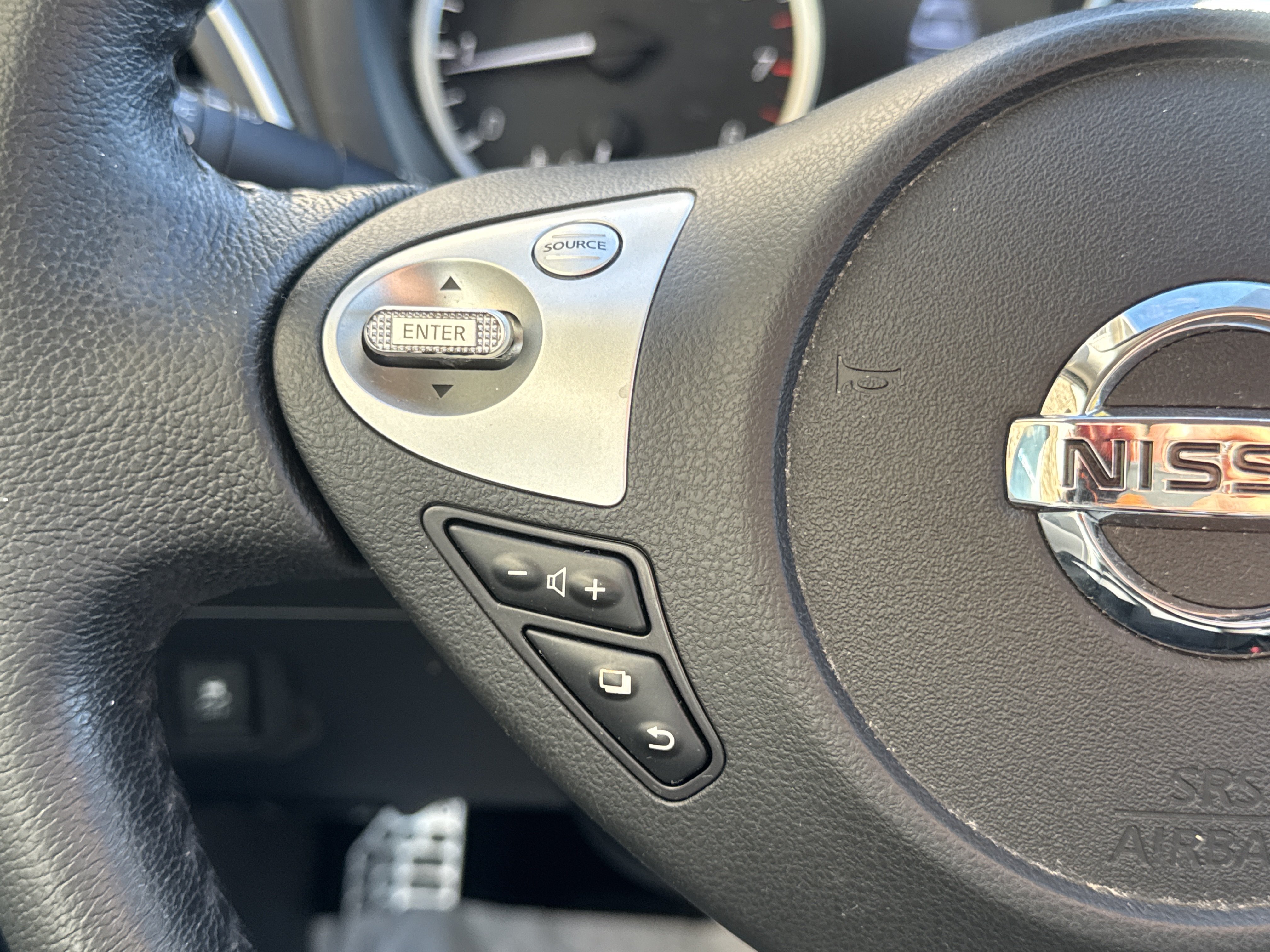 Used 2018 Nissan Sentra SR w/ SR Midnight Edition Package FWD image 17
