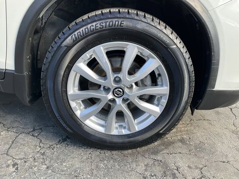 Used 2018 Nissan Rogue SV image 71