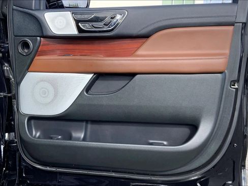 Used 2023 Lincoln Navigator L Reserve image 22