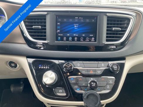 Used 2021 Chrysler Voyager Lxi image 18