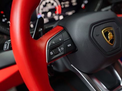 Used 2021 Lamborghini Urus image 26