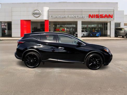 Used 2024 Nissan Murano SV w/ SV Midnight Edition Package image 2