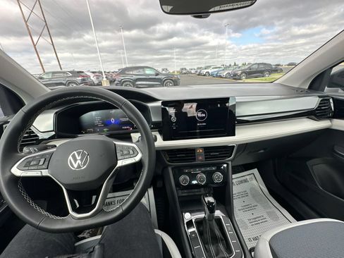 Certified 2025 Volkswagen Taos S AWD/4WD image 39