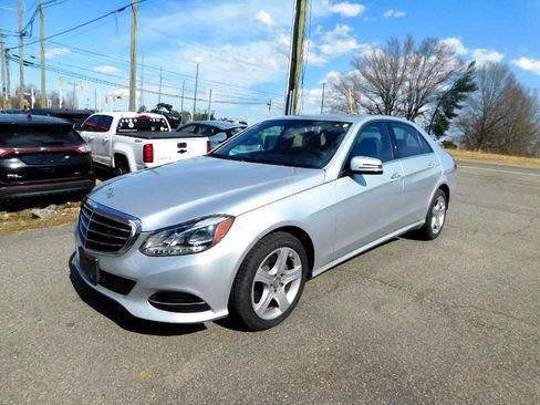 Used 2016 Mercedes-Benz E 350 4MATIC Sedan image 1