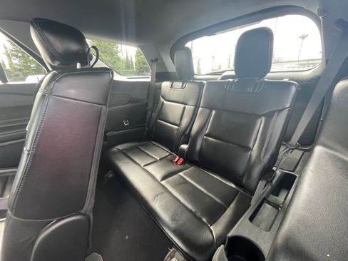 Used 2024 Ford Explorer XLT w/ Equipment Group 202A image 24