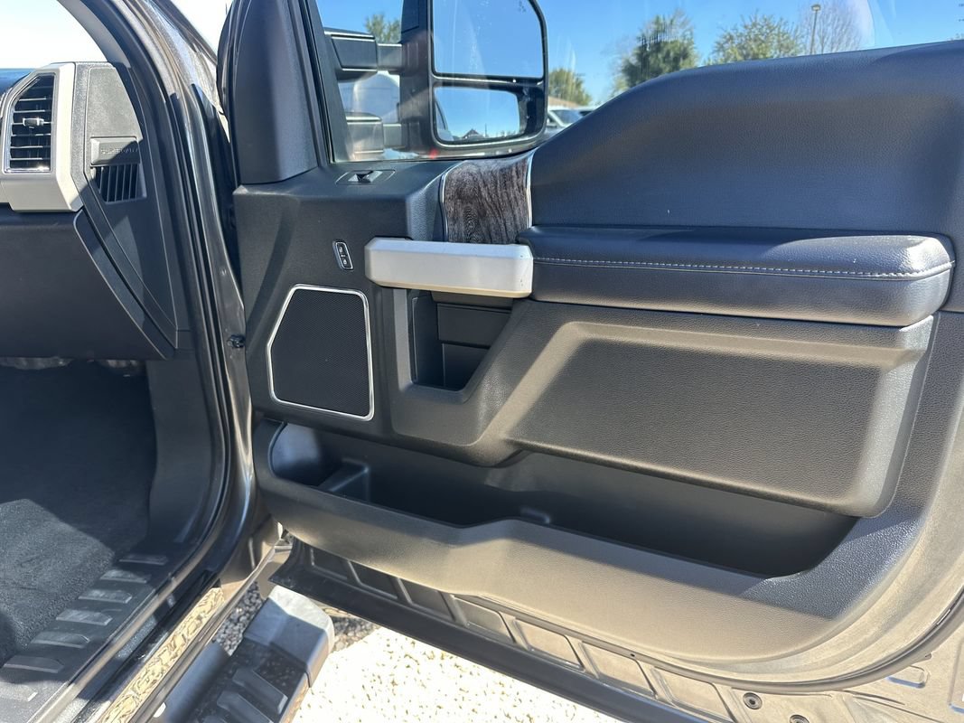 Used 2019 Ford F250 Lariat w/ Lariat Ultimate Package AWD/4WD image 13