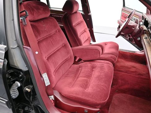 Used 1990 Lincoln Continental Signature image 15