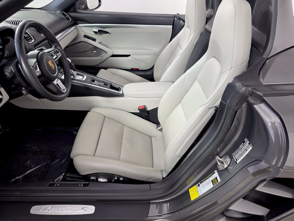 Used 2025 Porsche 718 Boxster S RWD image 10