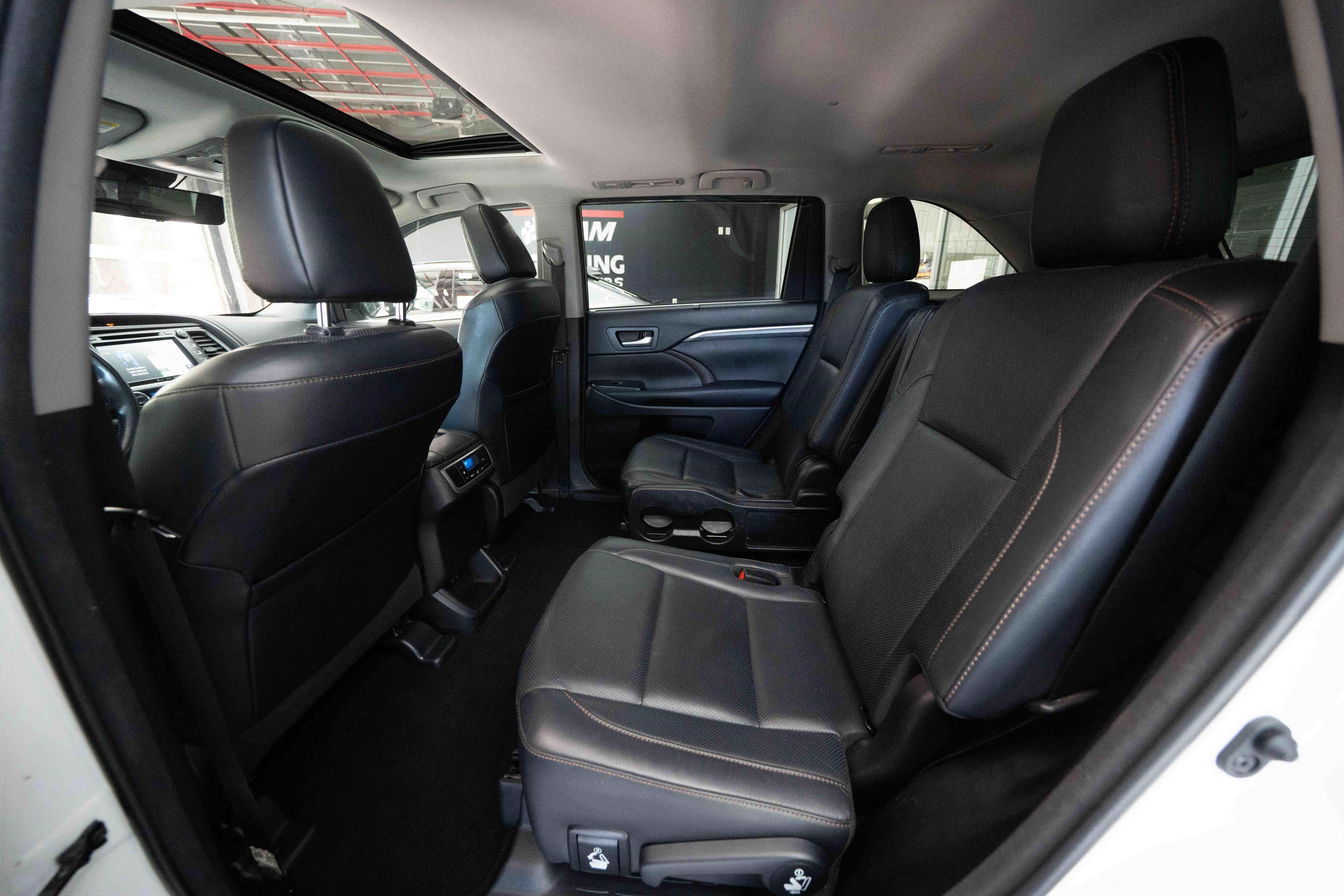 Used 2018 Toyota Highlander Limited AWD/4WD image 23