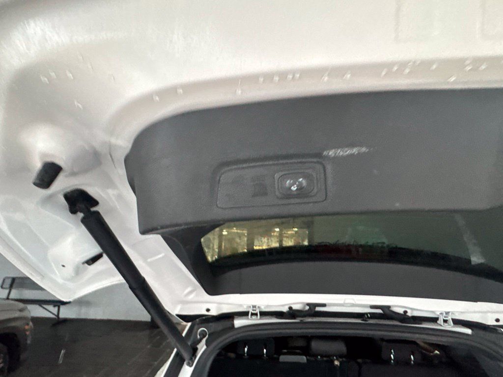 Used 2019 Lincoln MKC Reserve w/ MKC Technology Package FWD image 17