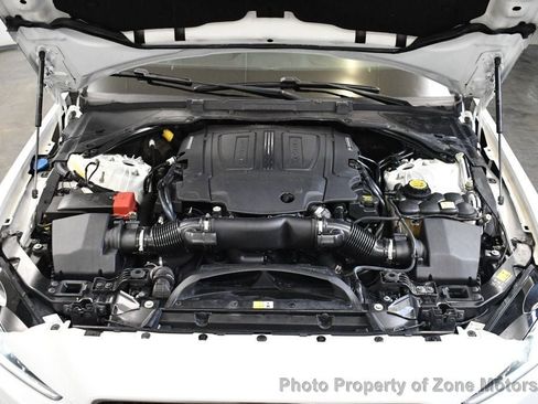 Used 2017 Jaguar XE Premium image 56