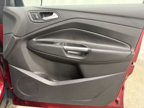 Used 2017 Ford Escape Titanium image 25