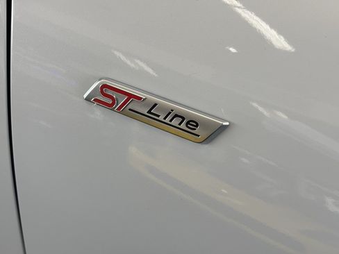 Used 2025 Ford Escape ST-Line Select AWD/4WD image 6