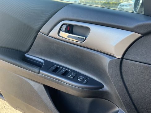 Used 2014 Honda Accord LX image 24