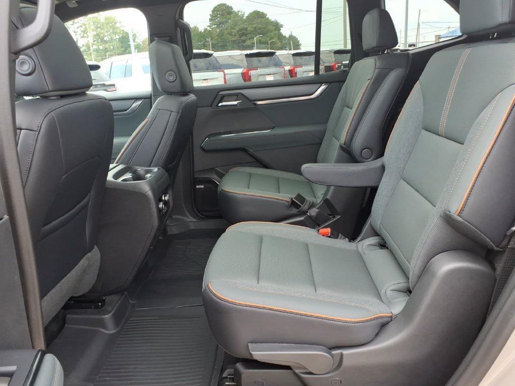 New 2026 GMC Acadia AT4 w/ LPO, Floor Liner Package AWD/4WD image 13