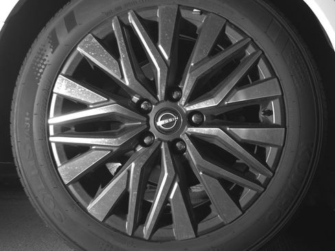 Used 2025 Nissan Altima 2.5 SV image 15