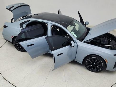 Used 2024 BMW 740i xDrive w/ Premium Package image 89