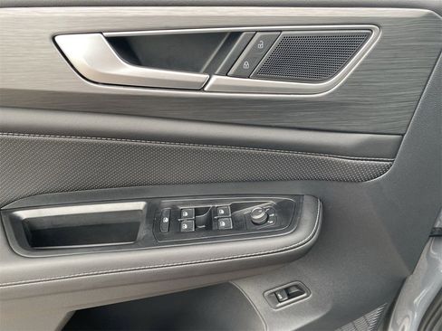 New 2026 Volkswagen Atlas Cross Sport SE image 17