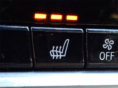 Used 2021 BMW 530i xDrive 530i xDrive w/ Premium Package image 27