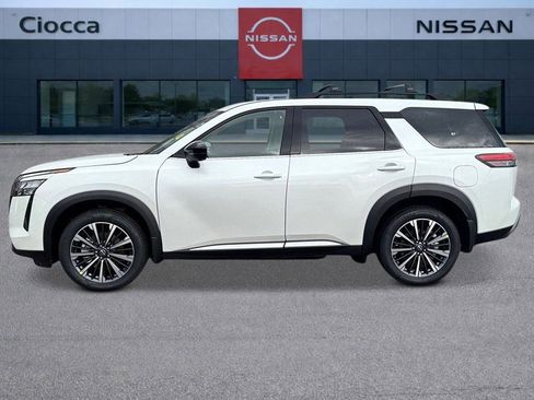 New 2026 Nissan Pathfinder Platinum w/ Cargo Package AWD/4WD image 2