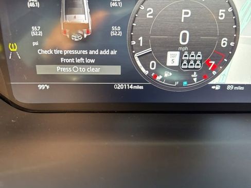 Used 2024 Land Rover Defender 130 X-Dynamic SE image 13