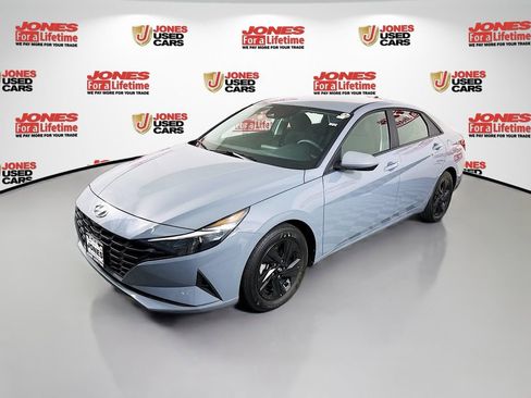 Certified 2023 Hyundai Elantra SEL FWD image 12